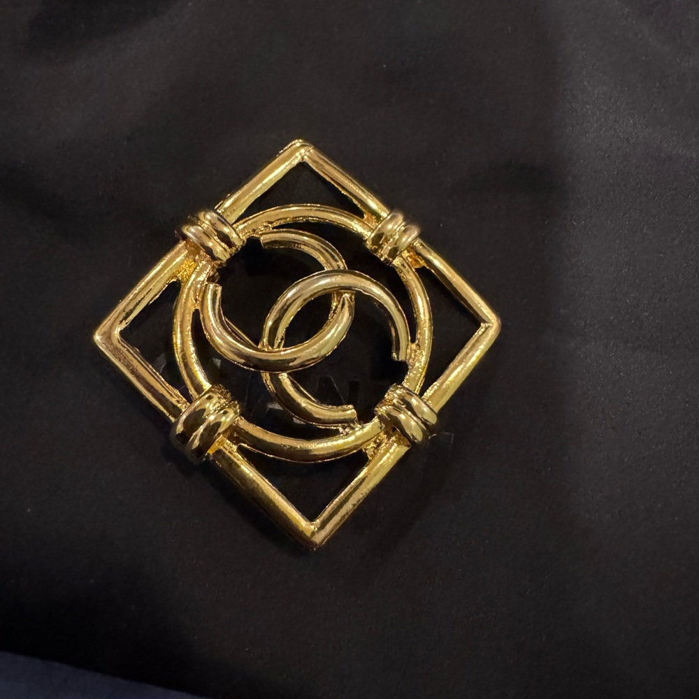 Vintage 24k plated Chanel Gold Brooch